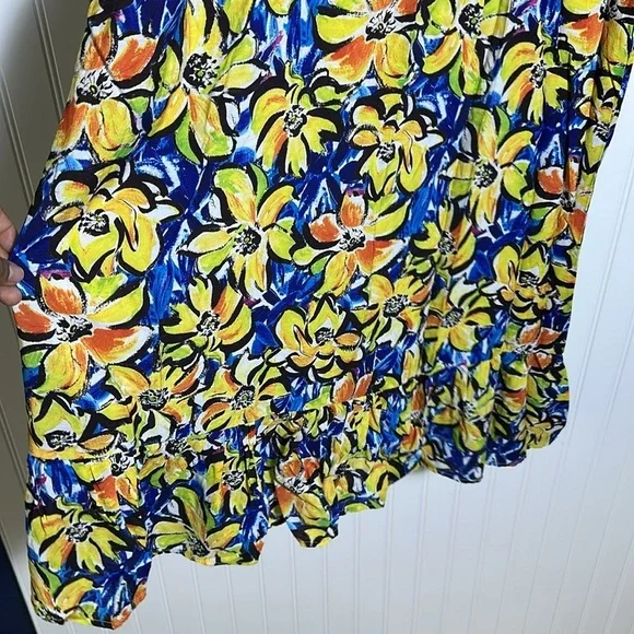 Skies are Blue Curvy, Size 1X floral Midi  dress, lined smoked Back ruffle trim - Picture 6 of 13